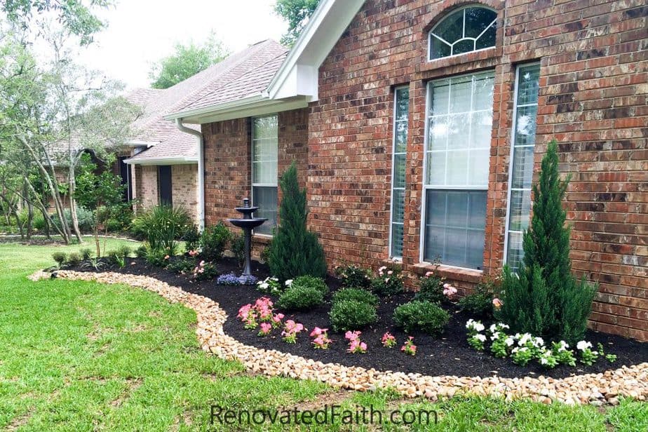 How to design landscaping in front of house