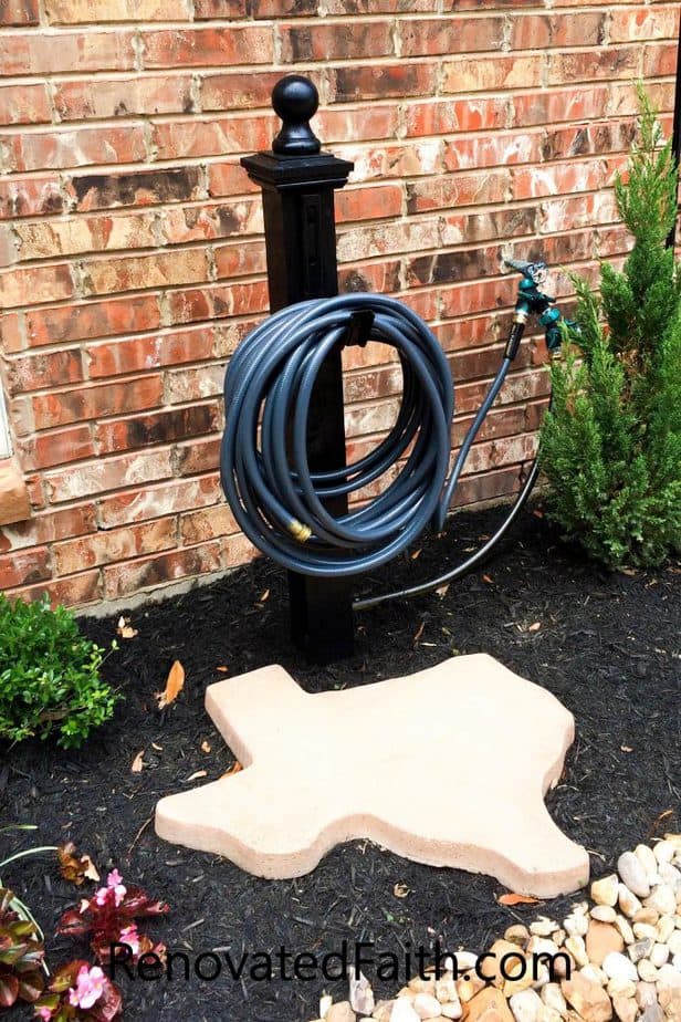 DIY Landscape Design – Want to save money by landscaping your yard but don’t know where to start? Planning your own landscape design can be overwhelming but these simple front yard landscaping ideas will give your yard a professional look without while staying on budget. #frontyardlandscapingideas #frontyardlandscapingideaswithstones #landscapearchitecture #smallfrontyard www.renovatedfaith.com