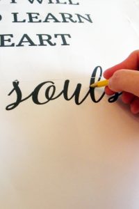 Easy, DIY Farmhouse Sign