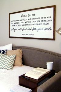 Easy, DIY Farmhouse Sign