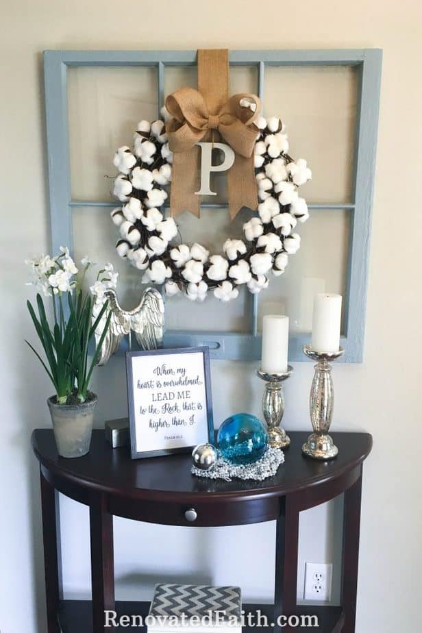 DIY Cotton Wreath for Less Than $10 – This tutorial shows you how to make a cotton boll wreath for your front door, mantel or anywhere in your home. Cotton wreaths are such a fun to include in your fall décor, spring decor or for the holidays. Include a burlap bow to give it a more rustic, farmhouse look even Joanna Gaines would be proud of. #fixerupper #farmhouse #easydiy #cotton #wreath #tutorial #diy #budgetdecor