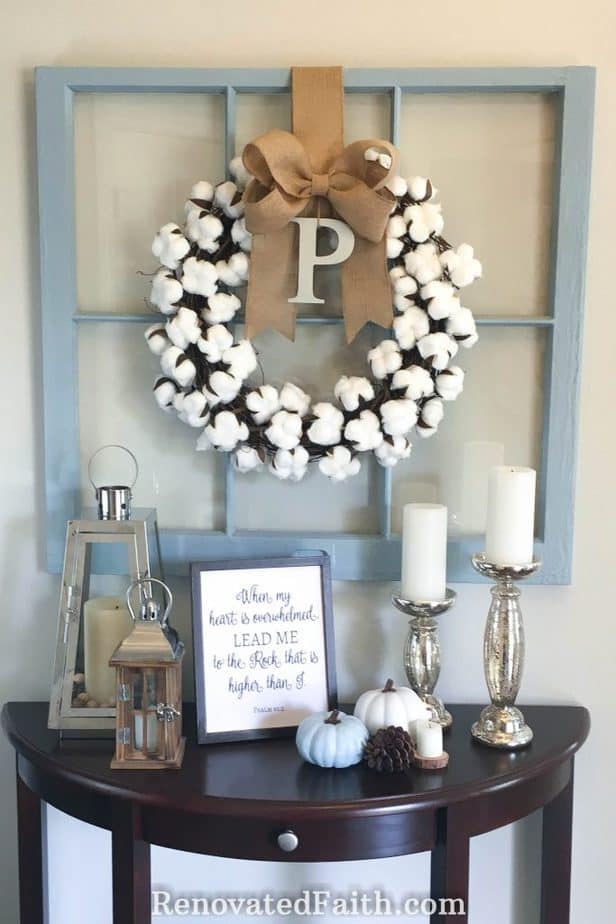 DIY Cotton Wreath for Less Than $10 – This tutorial shows you how to make a cotton boll wreath for your front door, mantel or anywhere in your home. Cotton wreaths are such a fun to include in your fall décor, spring decor or for the holidays. Include a burlap bow to give it a more rustic, farmhouse look even Joanna Gaines would be proud of. #fixerupper #farmhouse #easydiy #cotton #wreath #tutorial #diy #budgetdecor