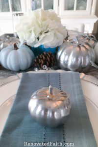 Thanksgiving Tablescape with Blue Pumpkins: When God Interrupts Your Plans #tablescape #thanksgivingdecor #bluepumpkins #god'splans