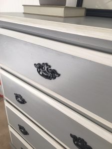 Why I Don't Use Chalk Paint www.renovatedfaith.com