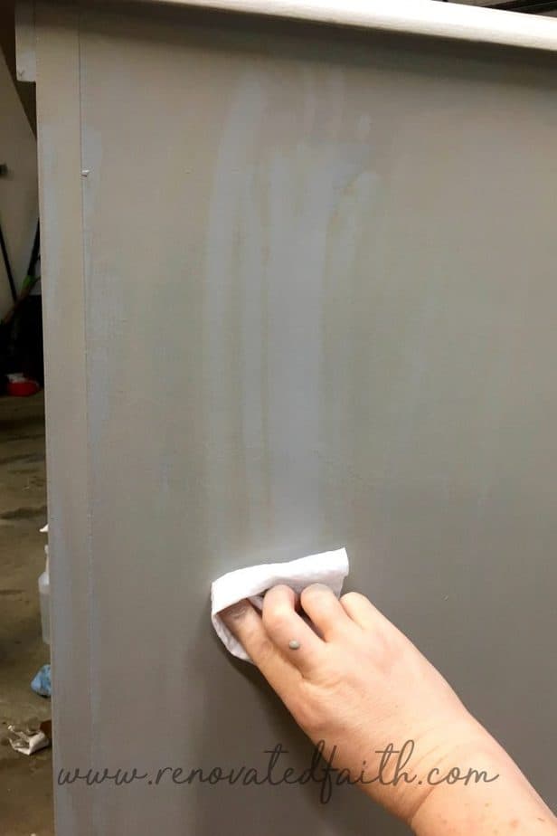 using wax on chalk paint