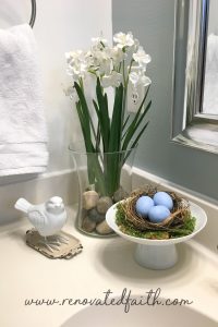 Bird Nest Decor / DIY Framed Nest Art - What is it about bird's nests that are so inviting? Maybe it's the hint of spring or the thought of something new and wonderful on the horizon. This post will help you implement some bird's nest decor ideas in your home as well as make your own DIY framed nest art. #diyframedart #nestwallart #birdnestdecor #birdnest #renovatedfaith www.renovatedfaith.com