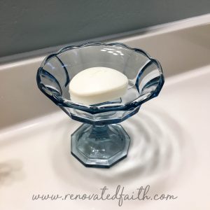 Bird Nest Decor / DIY Framed Nest Art - What is it about bird's nests that are so inviting? Maybe it's the hint of spring or the thought of something new and wonderful on the horizon. This post will help you implement some bird's nest decor ideas in your home as well as make your own DIY framed nest art. #diyframedart #nestwallart #birdnestdecor #birdnest #renovatedfaith www.renovatedfaith.com