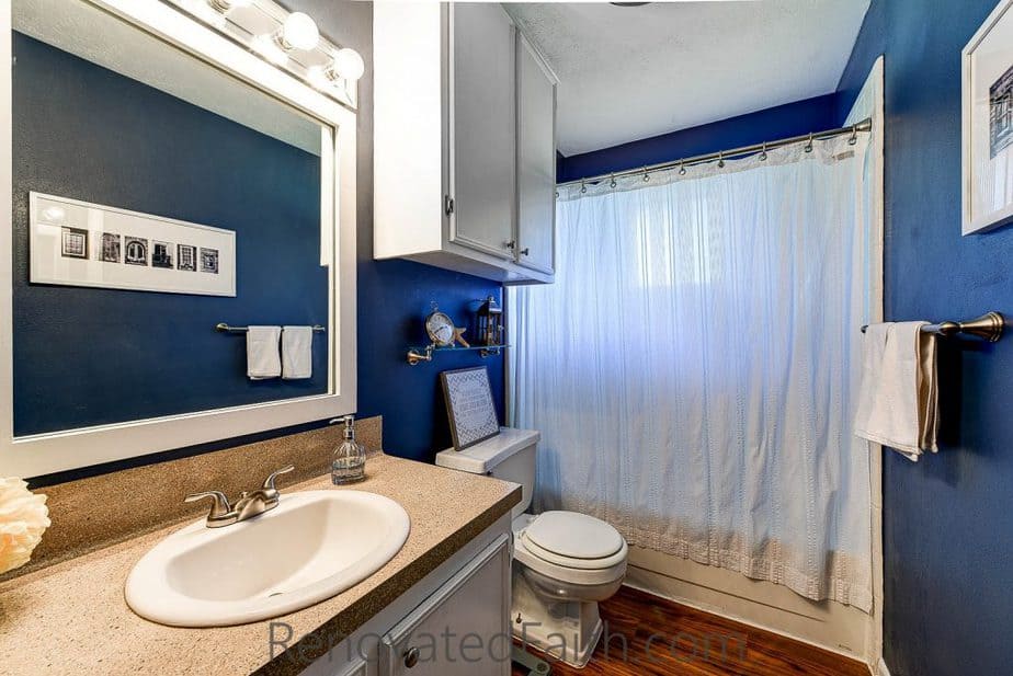 Blue Bathroom Tips for Selling Your House Fast 