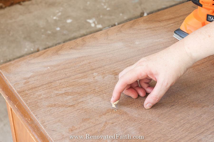 apply wood filler with finger