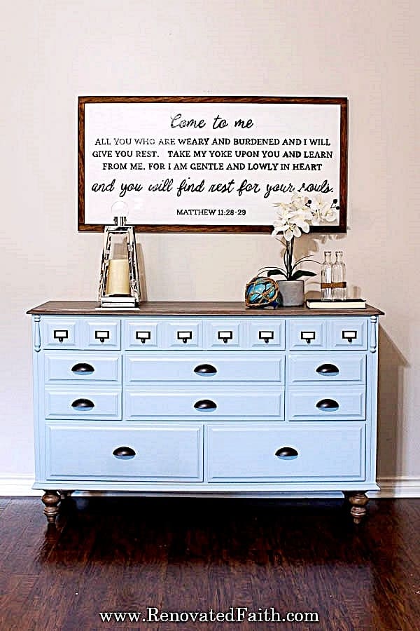 Belle of The Ball - Chalk Style Paint for Furniture, Home Decor, DIY, Cabinets, Crafts - Eco-Friendly All-In-One Paint