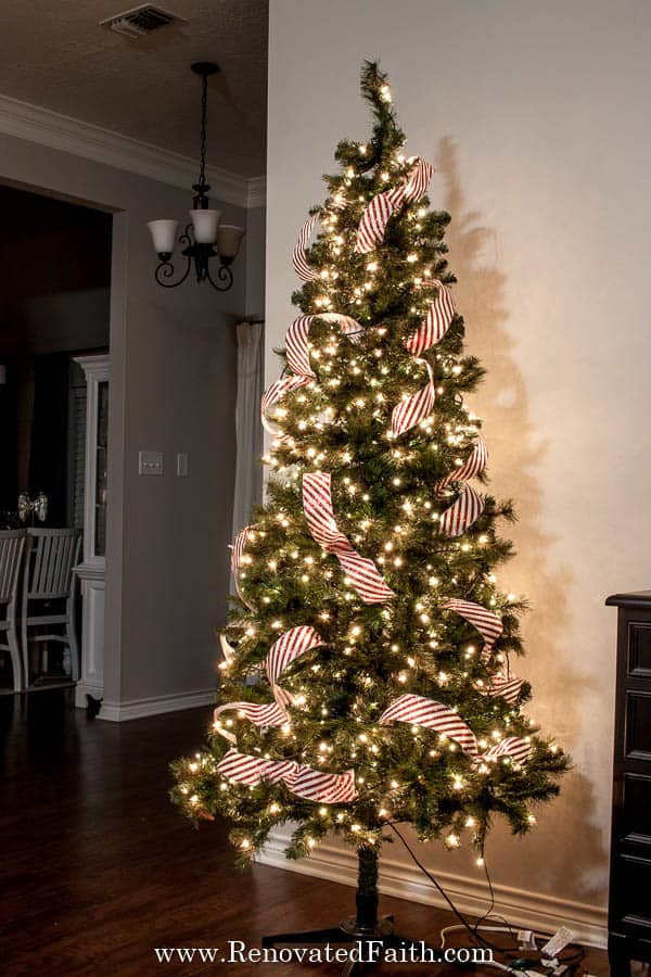 36 Christmas Tree Ribbon Ideas That Are Ingeniously Easy