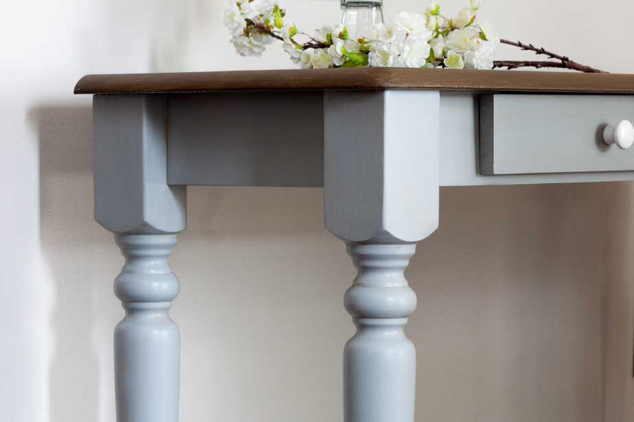 How to Paint Table Legs (The EASIEST WAY!)