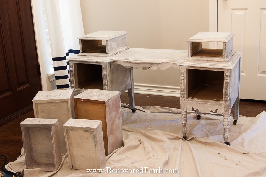 The BEST Way to Paint Furniture (Vintage Vanity Makeover)