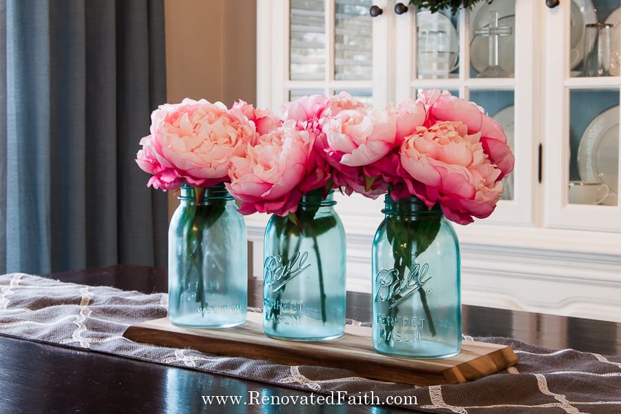 Perfectly Painted Mason Jars From The Inside Easy DIY Tutorial