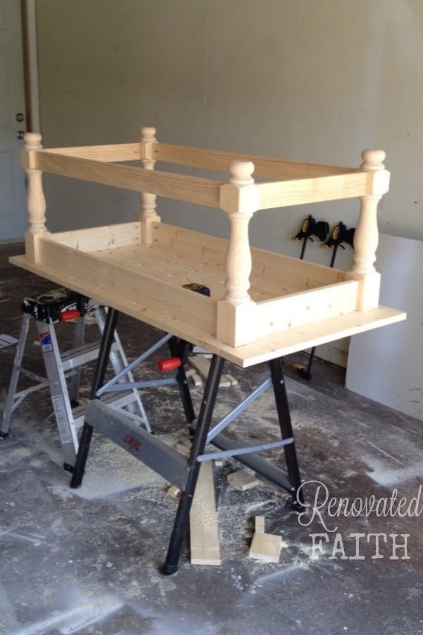 diy farmhouse coffee table with turned legs