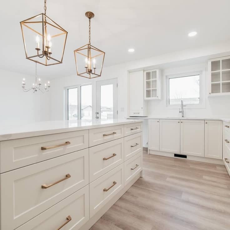 white kitchen cabinets