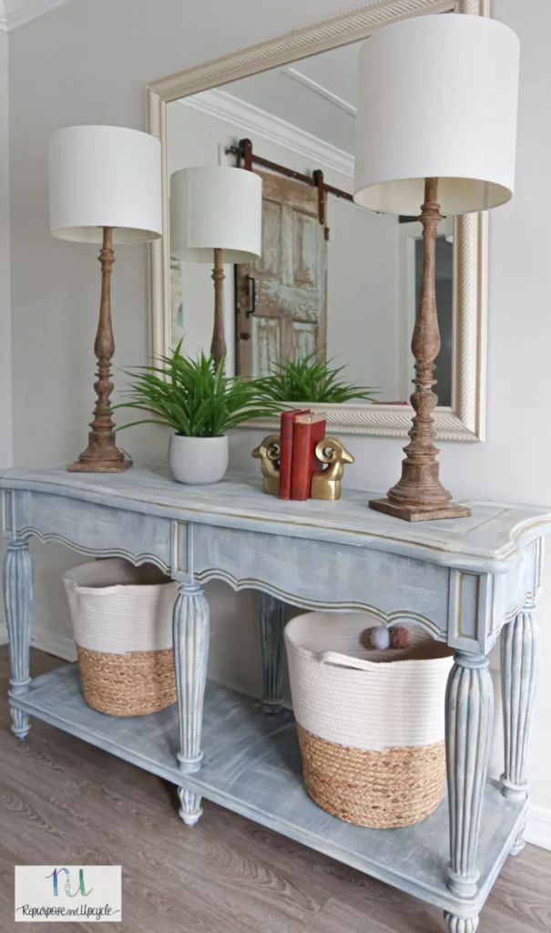 Tips for Decorating a Console Table in an Entryway