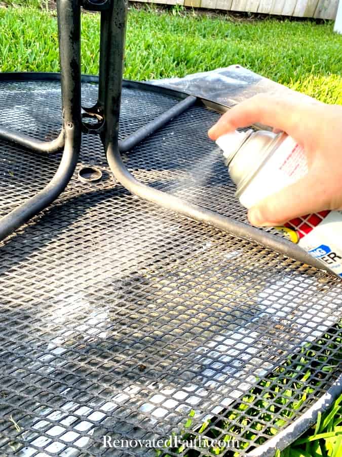 priming a patio table