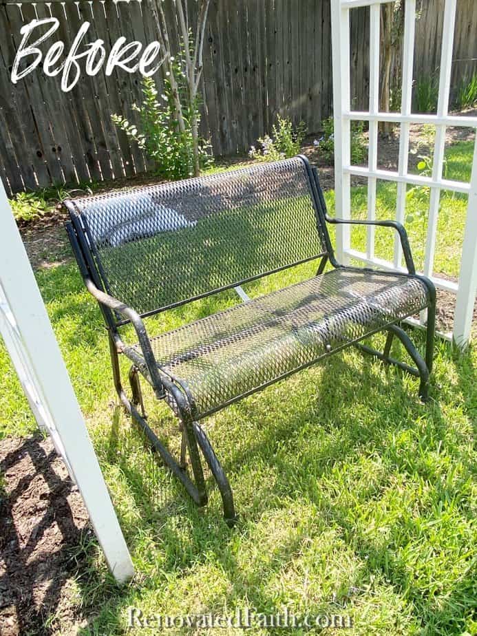 How to Paint Metal Patio Furniture with Spray Paint - Joyful